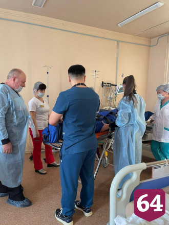 Выживших в смертельной автокатастрофе везут санавиацией в Саратов