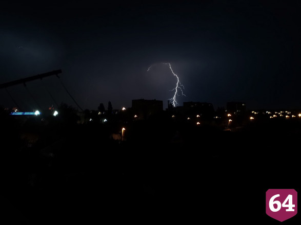 Саратовцев восхитила ночная гроза 