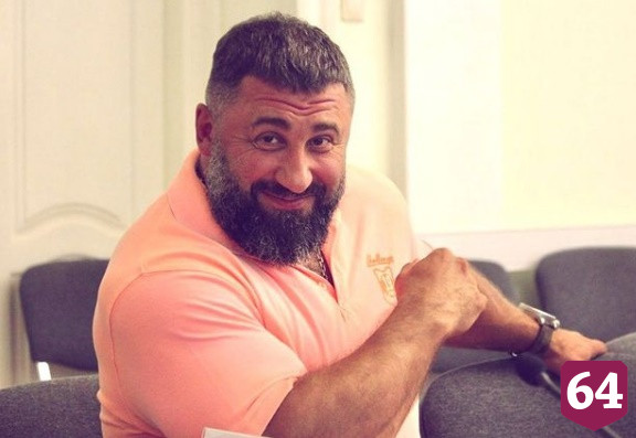 Саратовский силач со спонсорами создает народный фитнес-парк