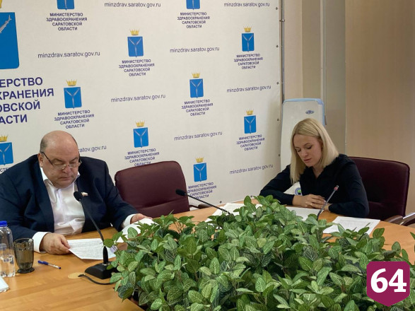 Саратовцы выстраиваются в очередь на вакцинацию 