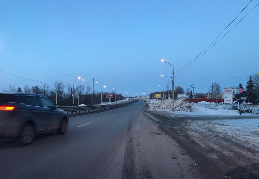 На подъезде к аэропорту «Гагарин» установили освещение 