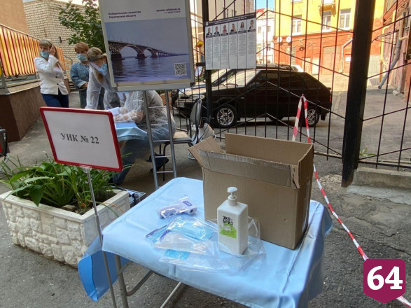 В Саратове на довыборах заработали участки во дворах 