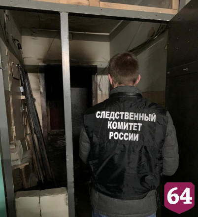 На балконе десятого этажа нашли труп хозяина сгоревшей квартиры 