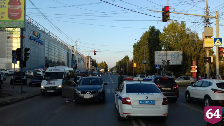В Саратове иномарка сбила 18-летнюю девушку