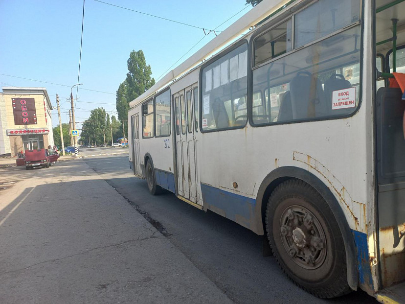 Поездка в троллейбусе закончилась для младенца госпитализацией