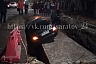 В центре Саратова Audi влетел в коммунальную траншею 