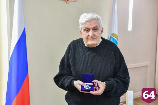 Саратовский журналист получил Почетный знак от губернатора 