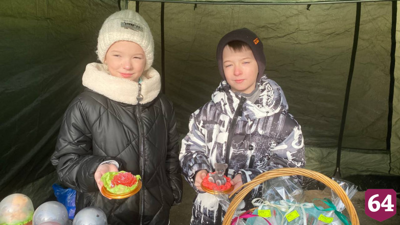 В Саратовской области на Масленицу жарили шашлыки и варили кашу в казане