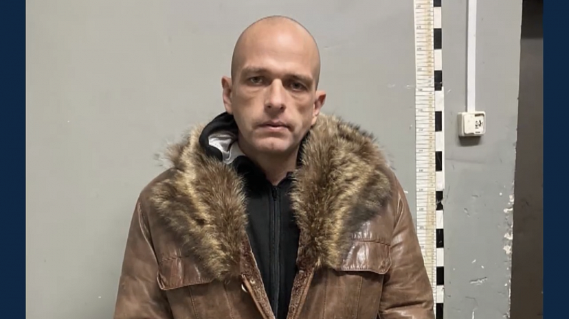 Мошенник выманил у саратовца «Айфон» и сдал в комиссионку