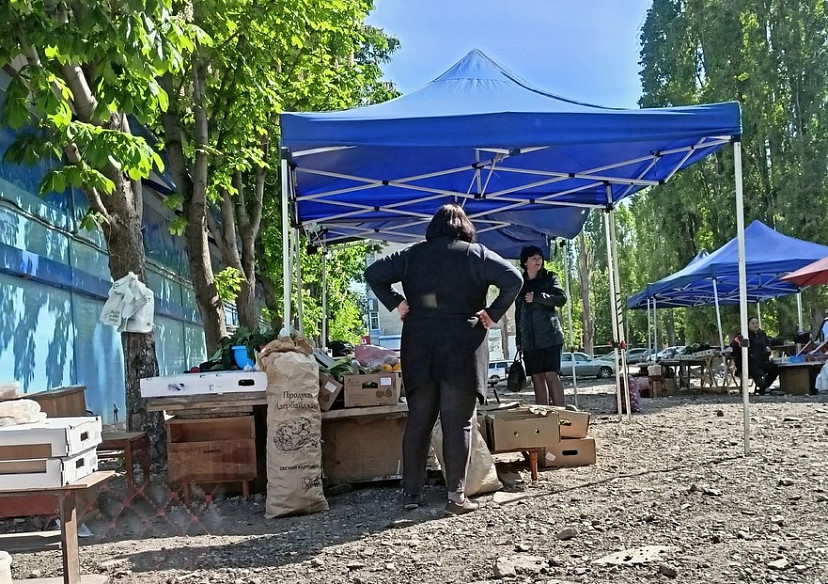 Саратовцы показали антисанитарию уличного базара