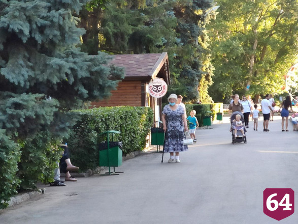 В Саратове продавцы продолжают игнорировать масочный режим
