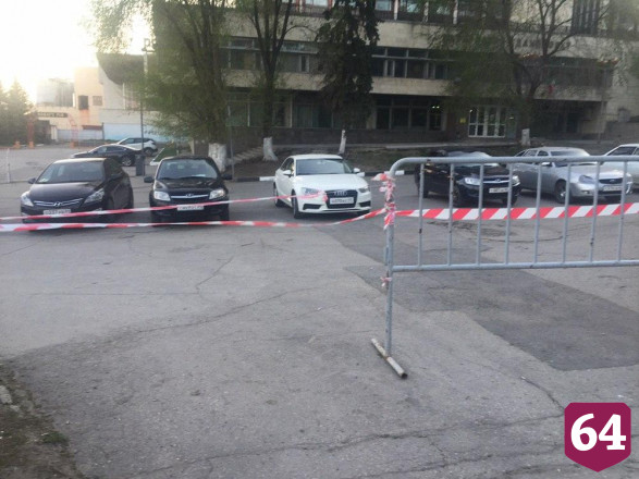 В Саратове на набережной восстановили запрещающие ленты