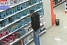 Серийный похититель техники из магазина в Энгельсе попал на камеры