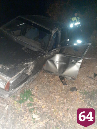 Молодой водитель опрокинул иномарку на крышу и покалечил пассажира