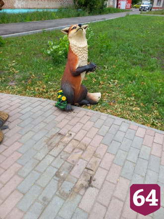 Вандалы изуродовали сказочные скульптуры в городской аллее