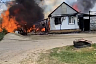 Крупный пожар уничтожил два частных дома под Саратовом