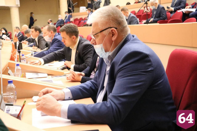 Саратовские депутаты встретили аплодисментами ответ губернатора коммунисту