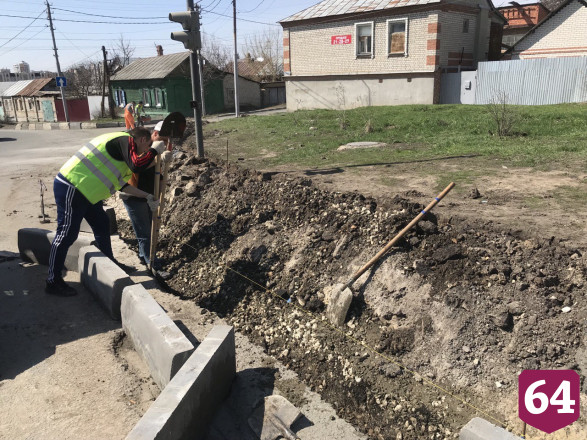 В Саратове возобновили ремонт тротуаров