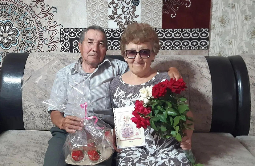 Мелиоратор и зоотехник из Саратовской области отметили 50 лет со дня свадьбы