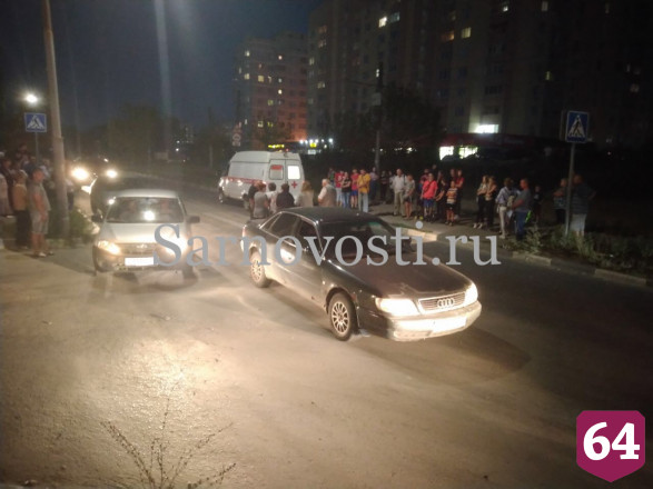 В Саратове 14-летняя девочка разбила голову об иномарку