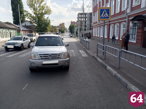 В Саратове автомобилисты сбили двух девочек