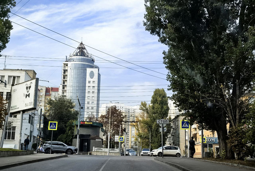На улицах Саратова появятся дорожные знаки «Остановка запрещена»