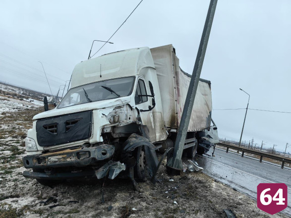 В ДТП с грузовиками под Саратовом пострадал водитель «Газели»