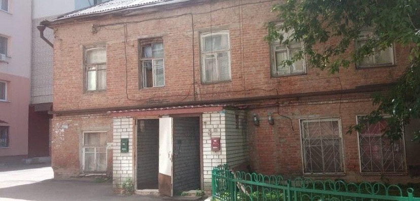 Захламившего дом саратовца приглашали на прием к психиатру