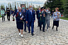 Губернатор возложил цветы к Вечному огню в парке Победы 