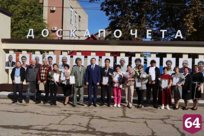 В районном центре под звуки барабанов открыли городские часы