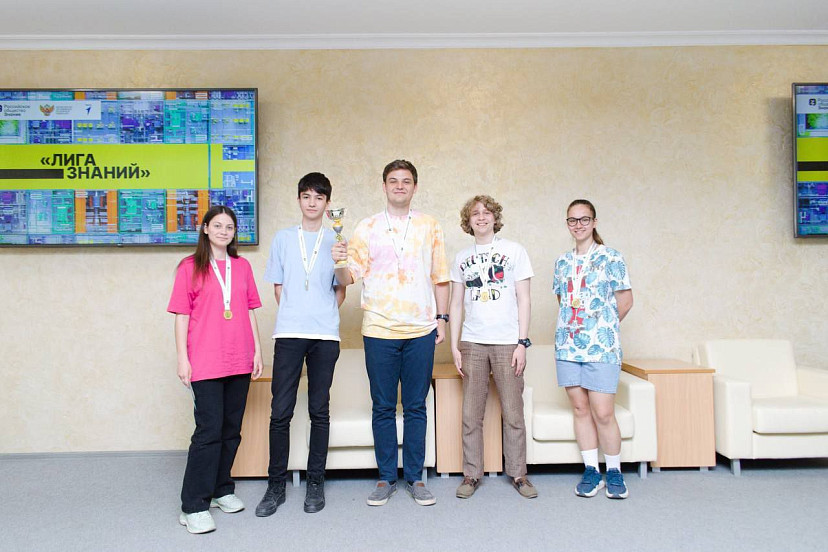 Команда ФТЛ № 1 представит Саратовскую область в финале интеллектуального турнира в Москве