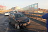 Автоледи протаранила отбойник на скользком мосту и попала в больницу