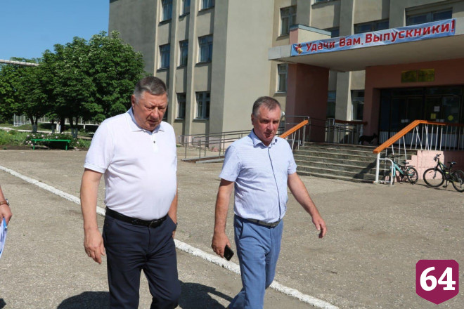 Спикер областной думы помог наладить водоснабжение в селе