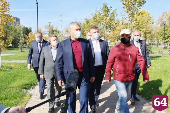 Володин отправил главу Саратова укладывать асфальт 
