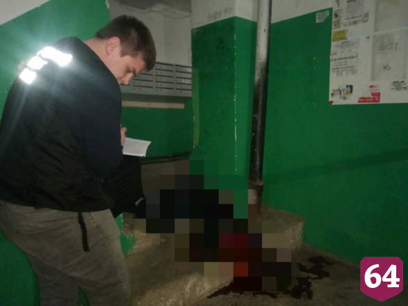 Зарезавшего девушку 18-летнего саратовца опознали по окровавленной одежде 