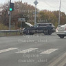 Кроссовер улетел в отбойник в ДТП на улице Усть-Курдюмской