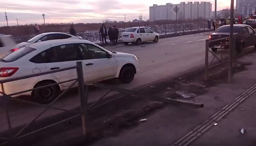 В Саратове столкнулись 5 автомобилей