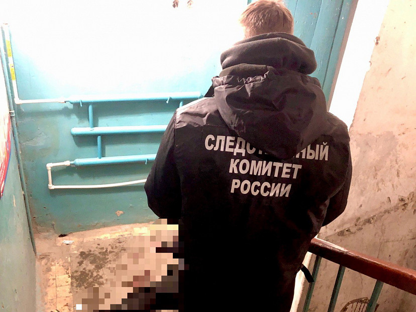Жительница Саратова умерла в подъезде собственного дома