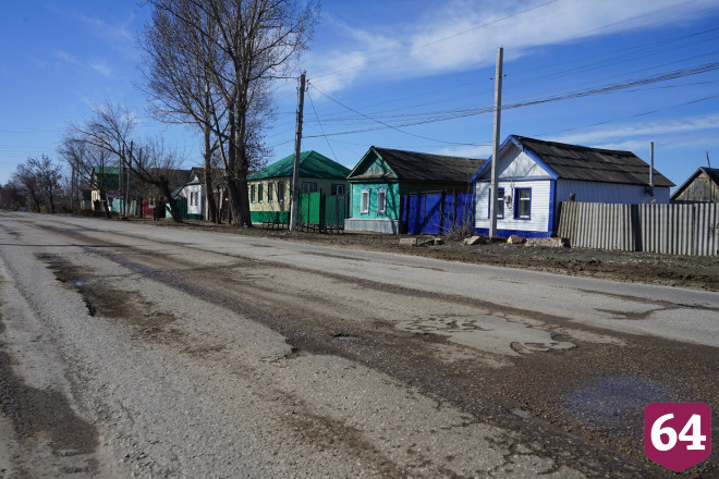 В Саратовской области ремонтируют дороги к объектам соцсферы 
