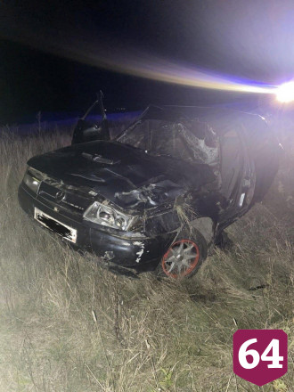 Пьяный водитель без прав опрокинул автомобиль в кювет