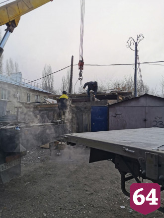 В Заводском районе металлический контейнер приспособили под точку продажи алкоголя 