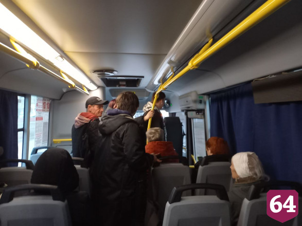 Глава Саратова приехала на работу в администрацию на маршрутке 