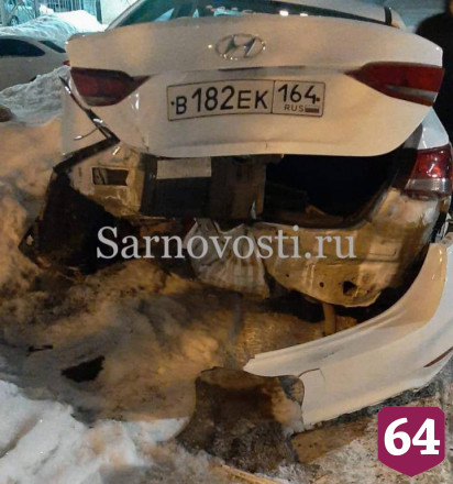 В Саратове около церкви «Веста» протаранила иномарку