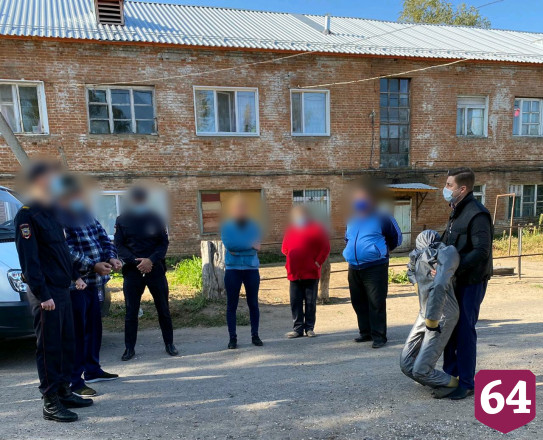 Убийство соседа у подъезда мужчина объяснил самообороной