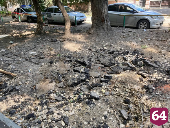 Саратовцы пожаловались на изуродованный в центре города двор