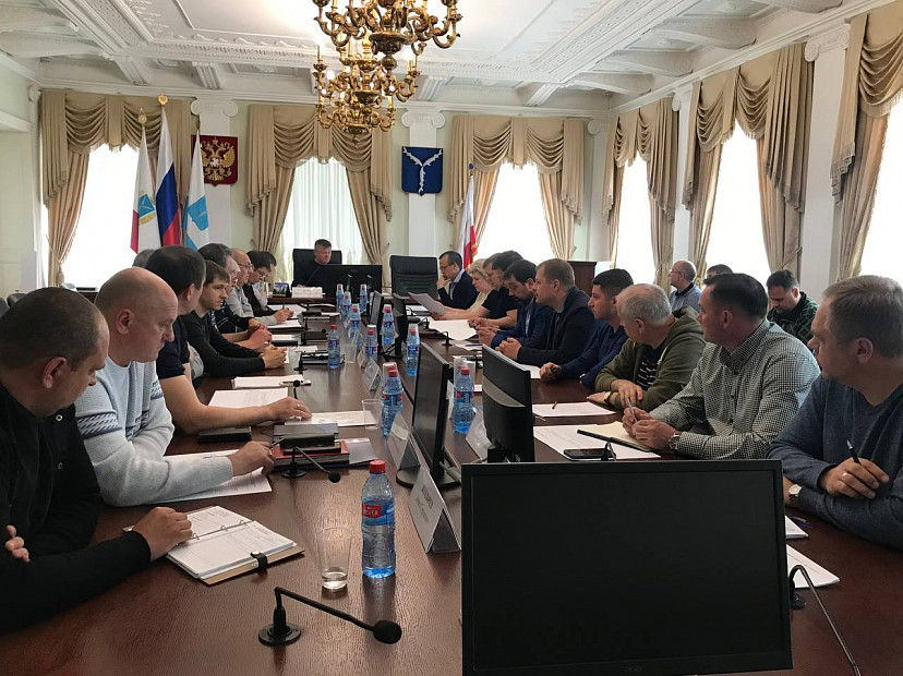 Михаил Исаев поручил убирать Саратов в круглосуточном режиме