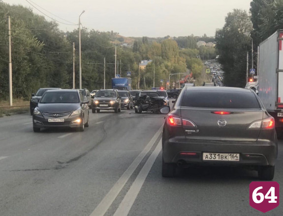 В лобовом столкновении на 1-м проезде Танкистов ранены трое