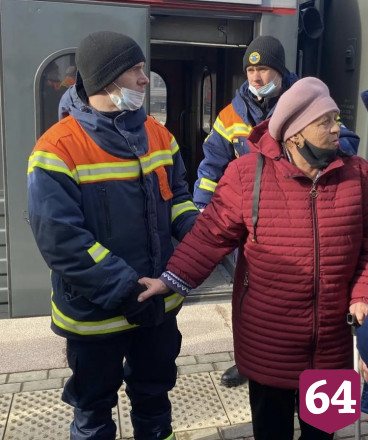 Из Донбасса в Саратов привезли новорожденного и 4-летних двойняшек