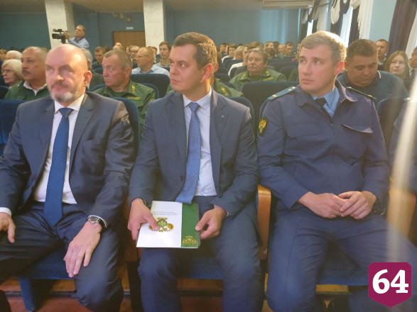 В Саратове юным лесоводам подарили гаджеты и спортинвентарь