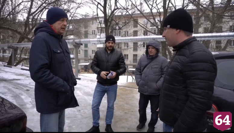 Управляющие компании Саратова призвали обработать дворы от гололеда